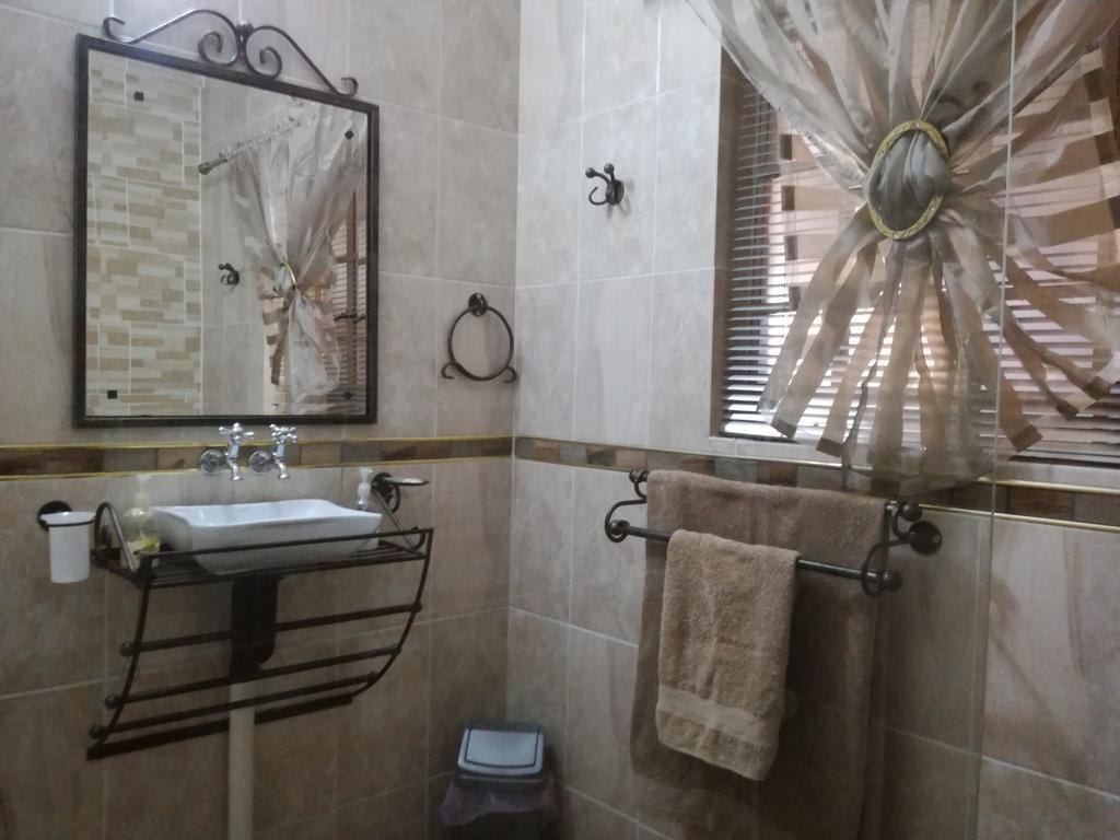 קמפטון פארק All Over Africa Guest House מראה חיצוני תמונה