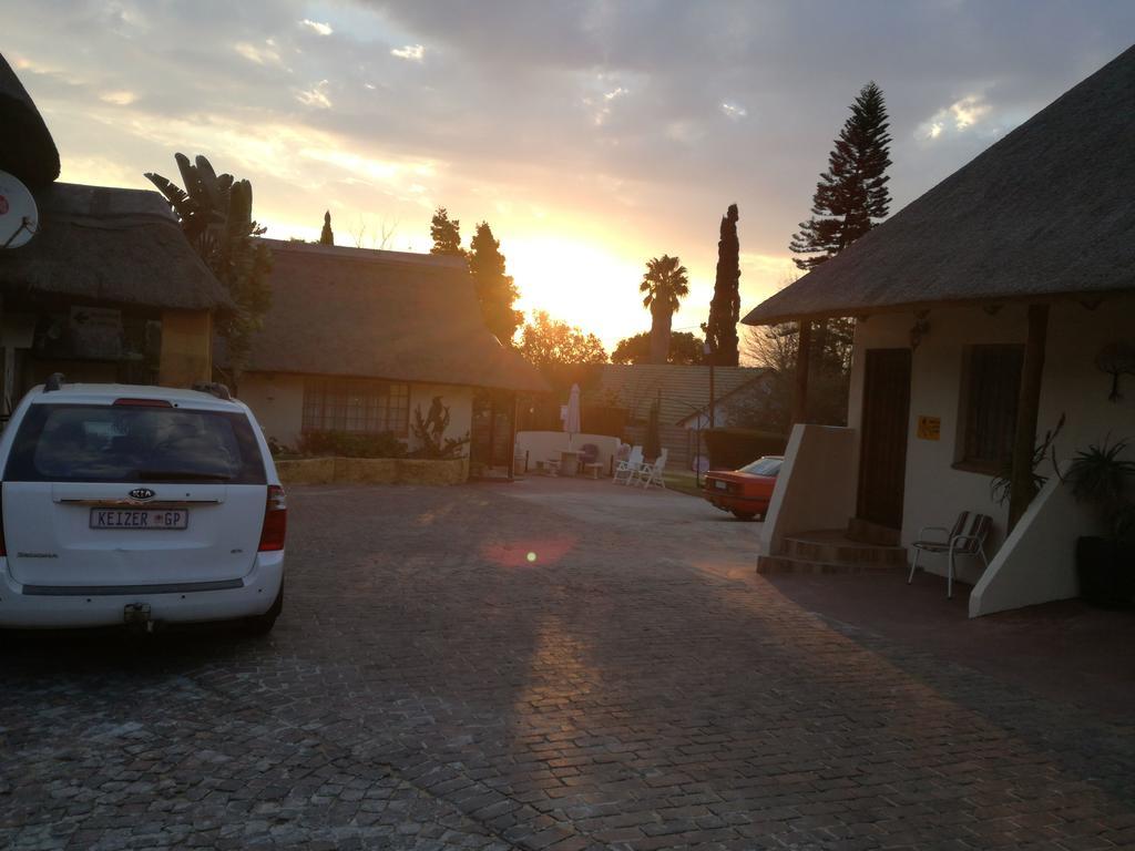 קמפטון פארק All Over Africa Guest House מראה חיצוני תמונה