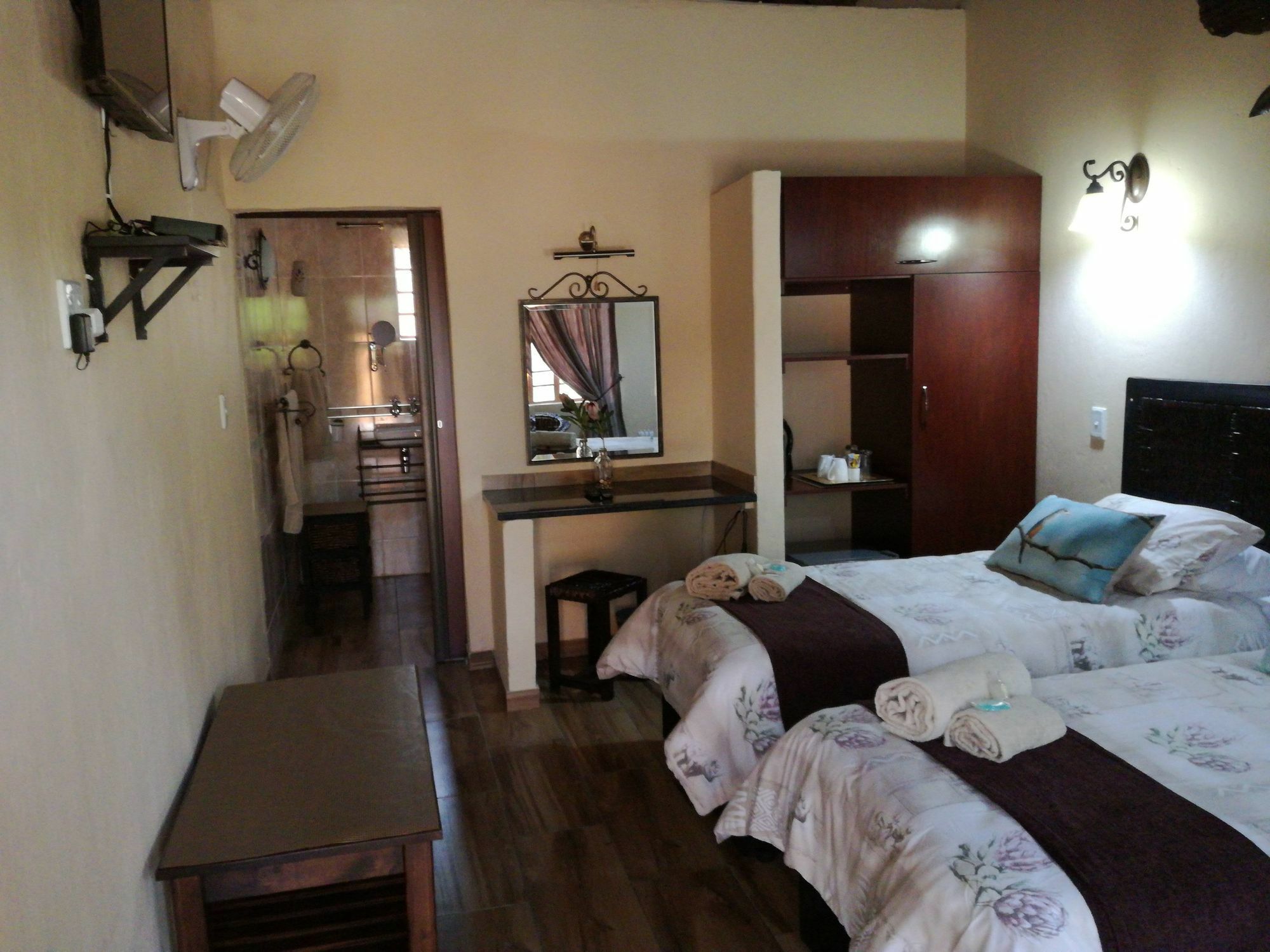קמפטון פארק All Over Africa Guest House מראה חיצוני תמונה